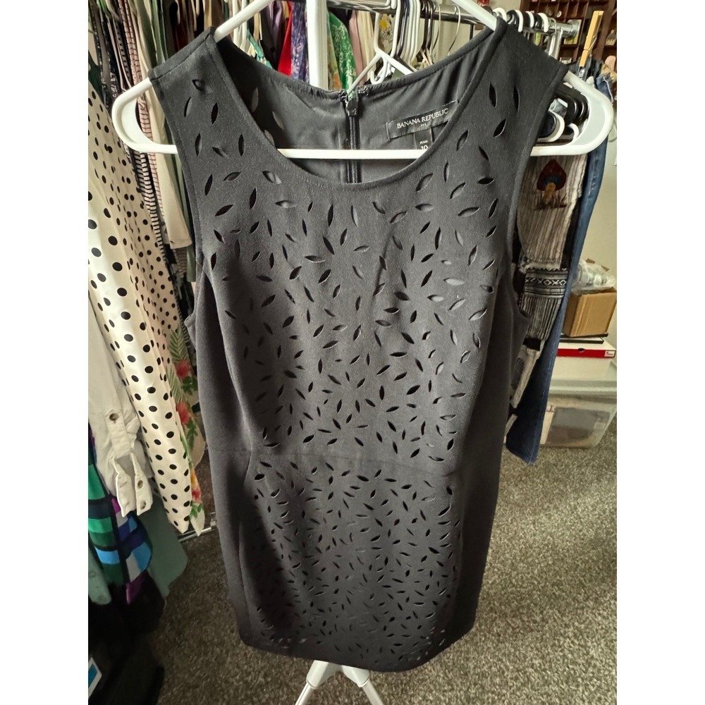 017‎ Banana Republic Black Laser Cut Petal Sheath Dress Petite 10P New NWT